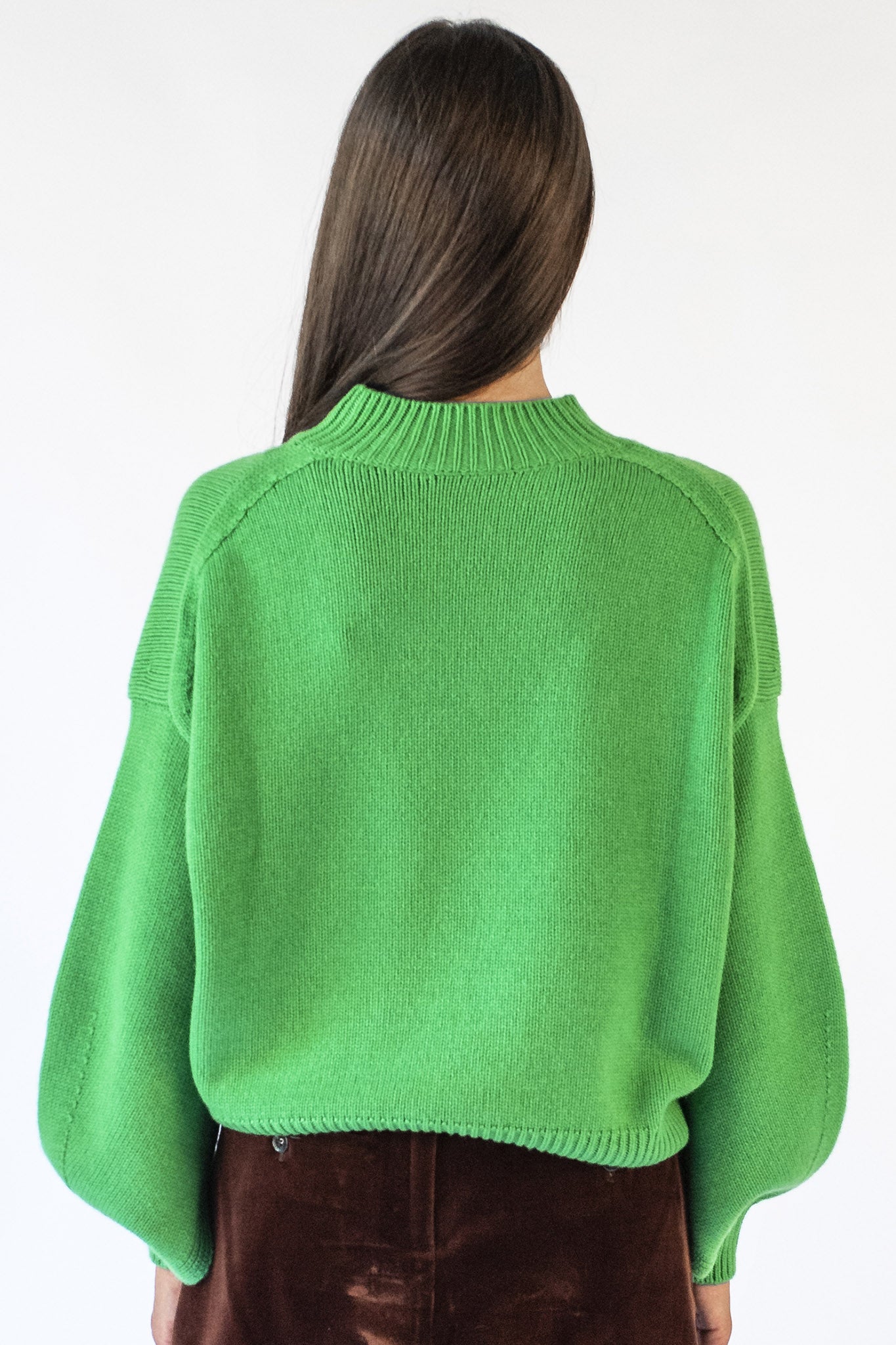 Maglia lupetto verde prato con bottoni gioiello Isabella